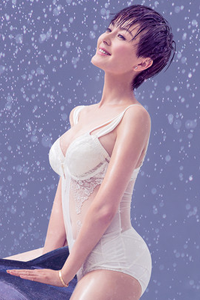 公交车冲刺校花雪白翘臀